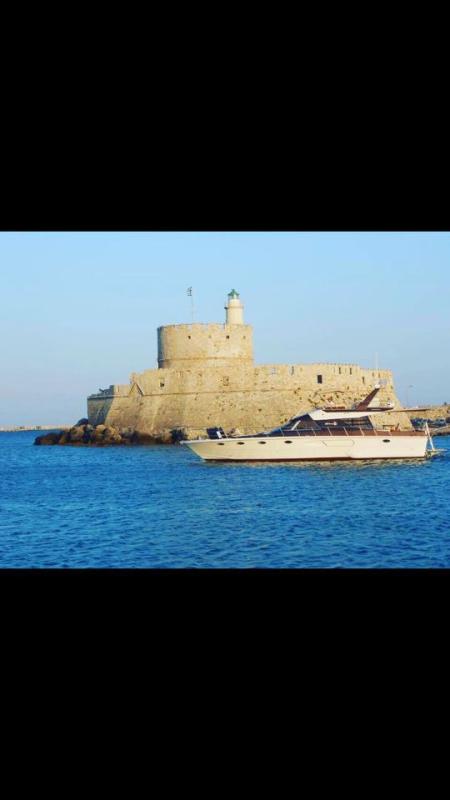 ΣΚΑΦΗ ΑΝΑΨΥΧΗΣ ΚΡΟΥΑΖΙΕΡΕΣ SOCRATES YACHT PRIVATE CRUISES ΡΟΔΟΣ ΚΑΨΟΓΕΩΡΓΗΣ ΓΕΩΡΓΙΟΣ
