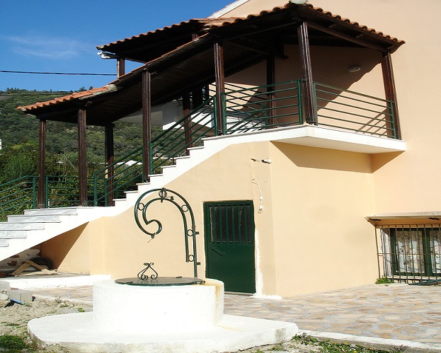 STUDIOS PARNASSOS ΕΝΟΙΚΙΑΖΟΜΕΝΑ ΔΩΜΑΤΙΑ ΚΟΝΤΟΣ ΓΙΑΛΟΣ ΠΕΛΕΚΑΣ  ΚΕΡΚΥΡΑ