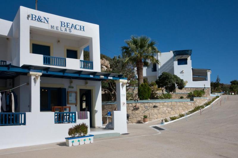 ΕΝΟΙΚΙΑΖΟΜΕΝΑ ΔΩΜΑΤΙΑ B. & N. MELAS STUDIOS ΑΜΟΟΠΗ ΚΑΡΠΑΘΟΣ