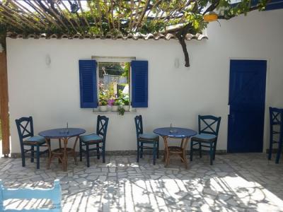 ΕΣΤΙΑΤΟΡΙΟ ΤΑΒΕΡΝΑ ALEXANDROS ΡΟΔΑ ΚΕΡΚΥΡΑ